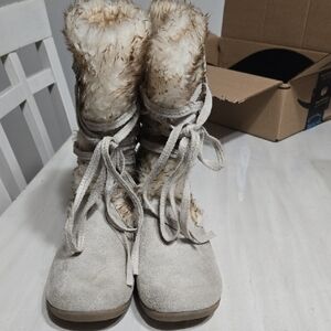 Wanted Beige Fur-Lined Winter Boots